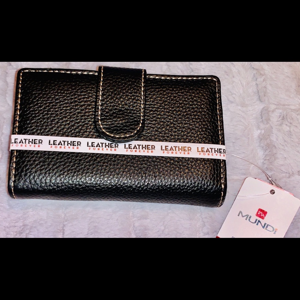 Genuine Leather, Ladies Wallet by, Mundi..! NWT